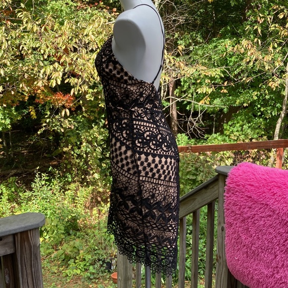 ASTR black lace over nude crossed back strap dress size M - Picture 5 of 6